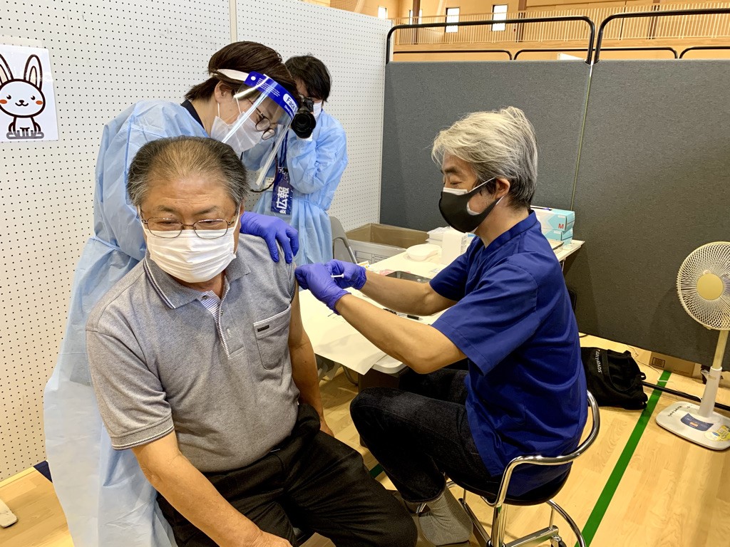 Japan Needs to Rapidly Implement Booster Shots and Expand Tests